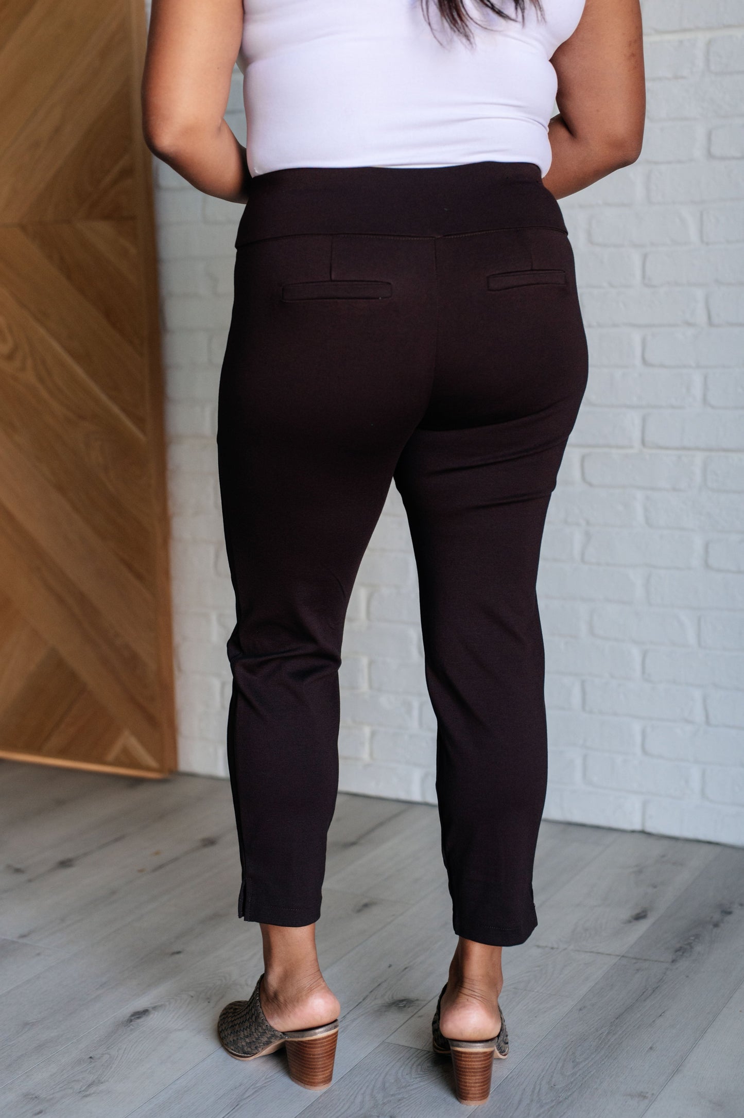 Dear Scarlett Magic Ankle Crop Skinny Pants in Chocolate