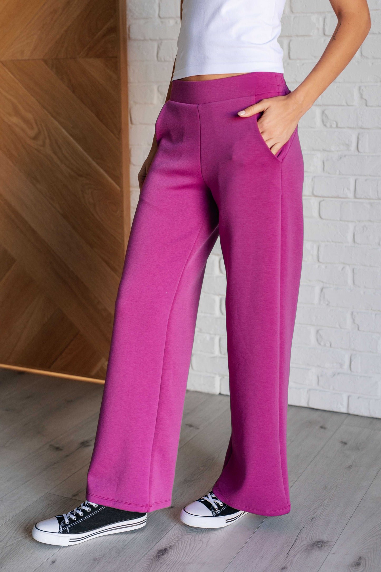 Dear Scarlett Resort Travel Wide Leg Crop Pant in Magenta