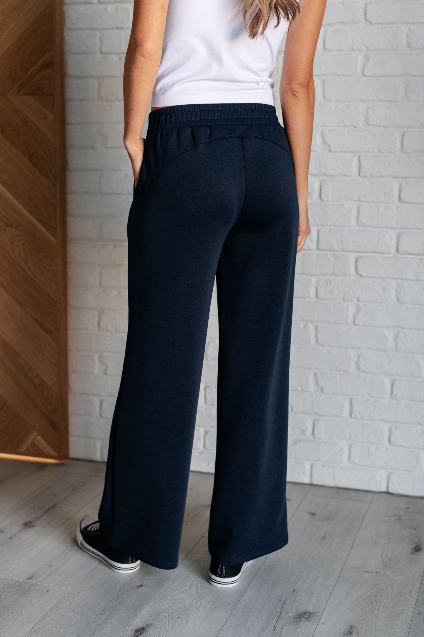 Dear Scarlett Resort Travel Wide Leg Crop Pant in  Navy